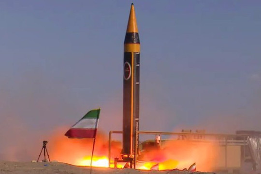 Iran phóng tên lửa Khorramshahr-4 vào Israel và bị Azerbaijan cáo buộc tập kích UAV