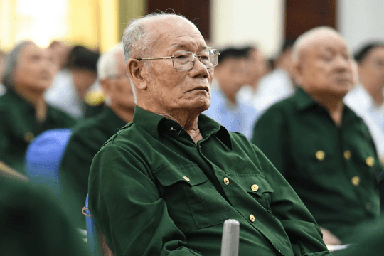 Chế độ hưu trí với quân nhân trực tiếp tham gia kháng chiến chống Mỹ từ 30/4/1975 về trước có từ 20 năm trong Quân đội đã xuất ngũ