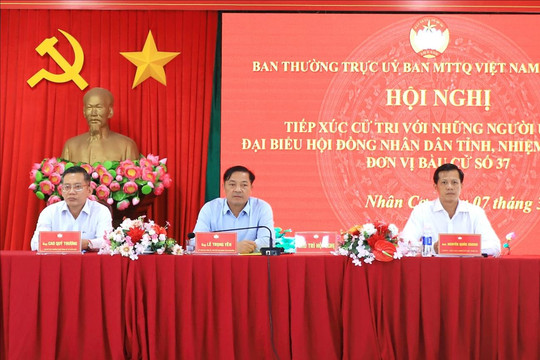 Người ứng cử đại biểu HĐND tỉnh Lâm Đồng tiếp xúc cử tri xã Nhân Cơ