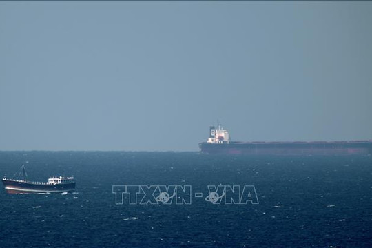 Mỹ bảo hiểm 20 tỷ USD để khuyến khích tàu hàng qua eo biển Hormuz