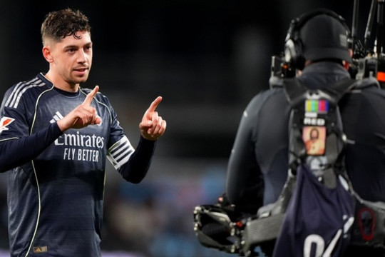 Valverde giải cứu Real Madrid phút 94: Hàng tiền vệ sửa sai cho Alexander-Arnold