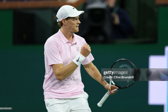 Jannik Sinner thắng áp đảo Dalibor Svrcina 2-0 mở màn hành trình bảo vệ ngôi vương Indian Wells