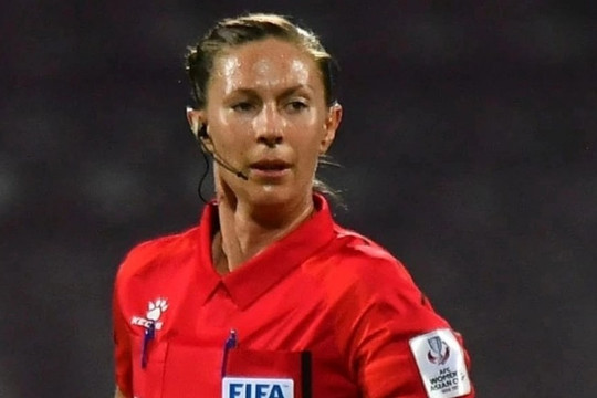 Trọng tài FIFA người Australia điều hành trận quyết đấu của tuyển nữ Việt Nam