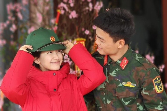 Hòa Minzy công khai bạn trai quân nhân Văn Cương và xác nhận gia đình đã hỏi cưới