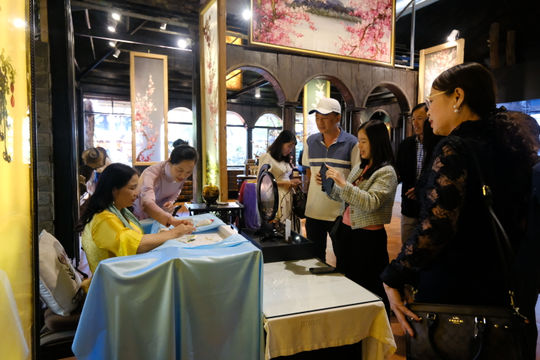 Promoting tourism to expand development space