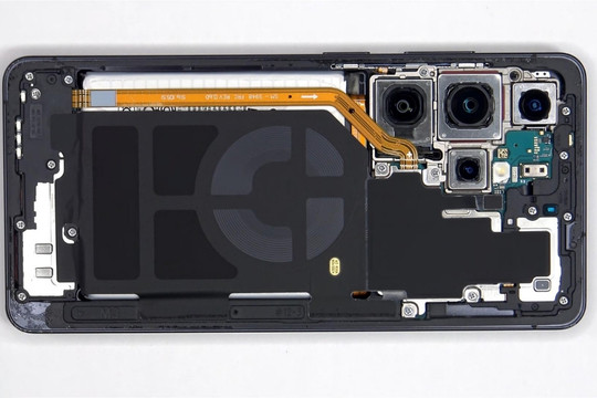 Cấu tạo bên trong Galaxy S26 Ultra: Cải tiến tản nhiệt và cơ chế tháo pin đột phá