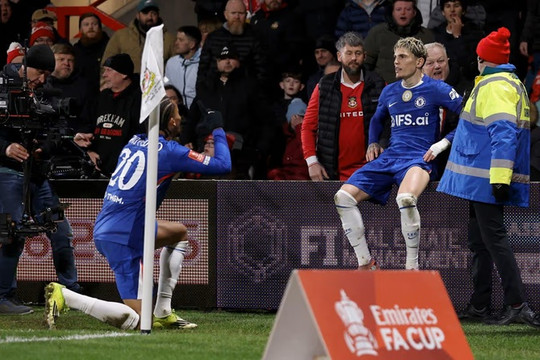 Garnacho rực sáng giúp Chelsea nhọc nhằn vượt qua địa chấn Wrexham tại FA Cup