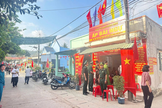 An Giang: Hơn 2.000 cử tri đặc khu Thổ Châu tham gia bầu cử sớm đại biểu Quốc hội