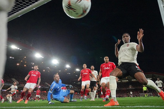Bí mật từ FC Midtjylland: Đội bóng dùng chiến thuật bóng chết cực đoan hơn cả Arsenal