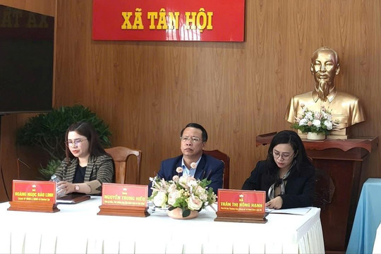 Người ứng cử đại biểu HĐND tỉnh tiếp xúc với cử tri xã Tân Hội