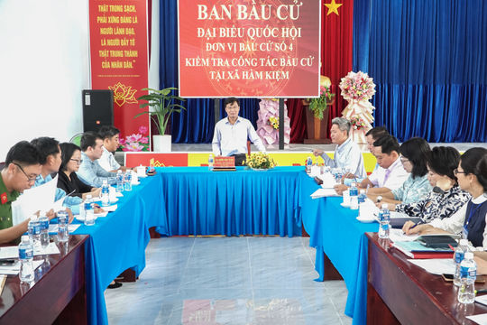 Phó Chủ tịch UBND tỉnh Lâm Đồng Đinh Văn Tuấn kiểm tra công tác bầu cử tại 3 xã phía Đông
