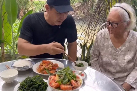 Diễn viên Trung Dũng: Cuộc sống độc thân tuổi 53 và lời hứa từ người mẹ 89 tuổi