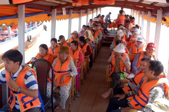 Mức phạt hành vi không mặc áo phao khi tham gia giao thông trên phương tiện thủy
