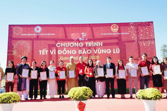 Gần 20 năm làm thiện nguyện