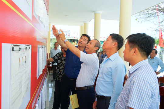 Đoàn kiểm tra số 4 kiểm tra công tác chuẩn bị bầu cử tại Hồng Sơn, Sông Lũy