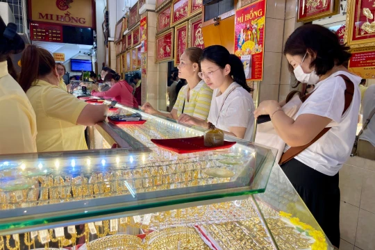 Giá vàng hôm nay 12/3/2026: Giá vàng SJC, vàng nhẫn trong nước, vàng thế giới thứ 5