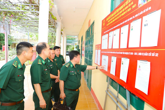 Kiểm tra công tác chuẩn bị bầu cử sớm tại khu vực biên giới Lâm Đồng