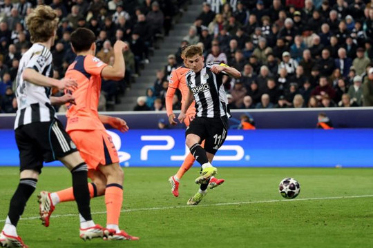 Newcastle hòa 1-1 Barcelona: Bài học chiến thuật tại hiểm địa St. James' Park