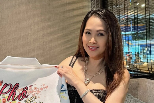 Diễn viên Minh Thư ở tuổi 50: Khước từ hào nhoáng đại gia để sống trọn với đam mê