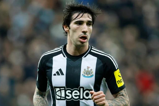 Sandro Tonali gây thất vọng trước Barcelona: Bài toán 100 triệu bảng của Man Utd