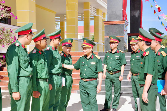 Bộ CHQS tỉnh Lâm Đồng kiểm tra công tác bầu cử tại Trung đoàn Bộ binh 994B
