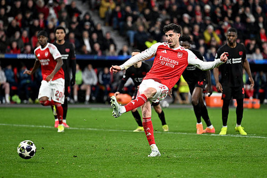 Arsenal hòa kịch tính Bayer Leverkusen: Madueke rực sáng, Saka lạc nhịp