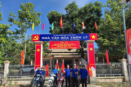 Đạ Tẻh 2 rực rỡ cờ hoa, sẵn sàng cho ngày hội bầu cử