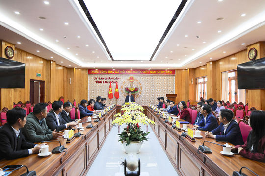Lam Dong Discusses Measures to Boost Tourism Development