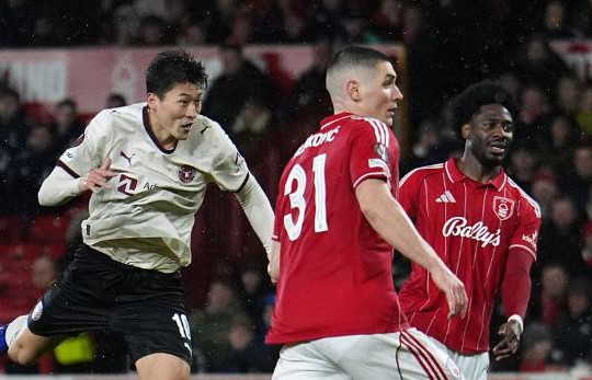Nottingham Forest 0-1 Midtjylland: Trả giá đắt vì phung phí 21 cú dứt điểm