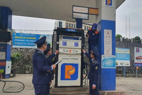 Bảo đảm cung ứng xăng dầu cho sản xuất, kinh doanh và tiêu dùng