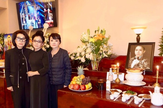 Lễ viếng ca sĩ Kasim Hoàng Vũ tại Mỹ: Đồng nghiệp xót xa, mẹ ruột ngã quỵ tiễn đưa con