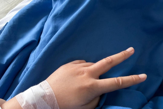 Ca sĩ Vũ Cát Tường cập nhật tình hình sức khỏe và gửi lời xin lỗi khán giả Hà Nội