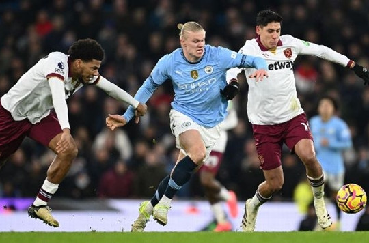 Man City đặt niềm tin vào Rayan Cherki trong trận chiến sống còn với West Ham
