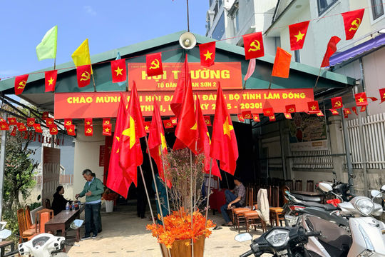 Các khu vực bỏ phiếu đã sẵn sàng đón cử tri đi bầu cử