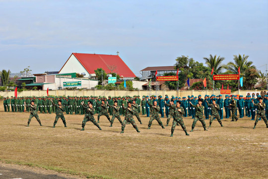 Huấn luyện "cơ bản, thiết thực, vững chắc"