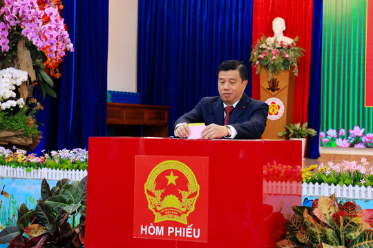 Đến 11 giờ 30 phút ngày 15/3, gần 80% cử tri Lâm Đồng tham gia bỏ phiếu