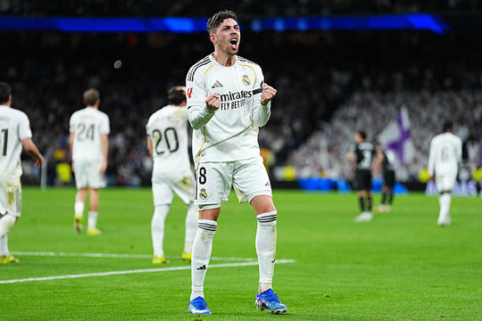 Real Madrid 4-1 Elche: Valverde rực sáng bù đắp ngày nhạt nhòa của Vinicius
