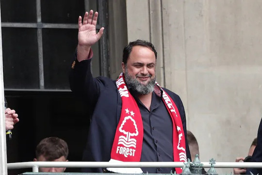 Evangelos Marinakis: Vị tỷ phú "sắt đá" và thế giới đầy mâu thuẫn tại Nottingham Forest