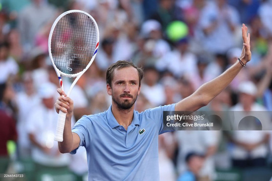 Medvedev gây sốc tại Indian Wells: Hạ gục Alcaraz sau màn trình diễn thăng hoa