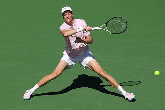 Sinner đánh bại Zverev 2-0: Lần đầu tiên ghi tên vào chung kết Indian Wells