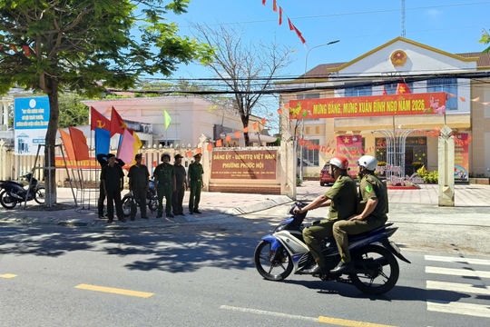 Thầm lặng góp sức cho ngày bầu cử thành công