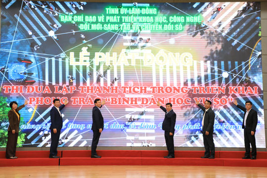 Lâm Đồng phát động thi đua thực hiện phong trào “Bình dân học vụ số”