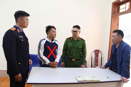 Công an tỉnh Sơn La bắt quả tang đối tượng vận chuyển 3 bánh heroin từ biên giới