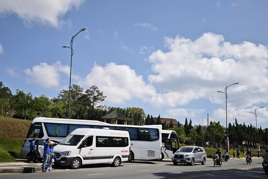 Traffic Diversion and Parking Expansion to Ensure Road Safety