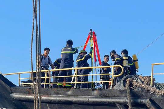Khánh Hòa: 3 người tử vong và 2 người bị thương do ngạt khí trên tàu hàng Trường Nguyên 18
