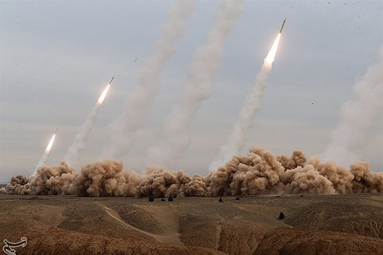 Iran tập kích tên lửa siêu thanh và UAV vào loạt mục tiêu của Mỹ và Israel