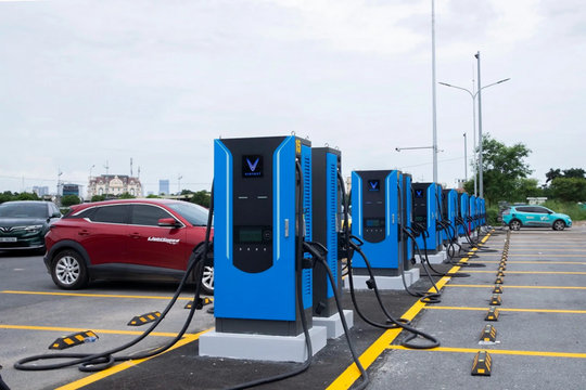 V-Green đầu tư 10.000 tỷ đồng xây dựng 99 siêu trạm sạc ô tô điện quy mô lớn trên toàn quốc