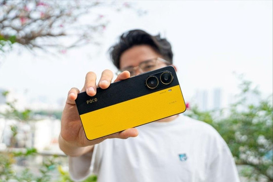 Poco X7 Pro và Note 15 Pro: Đâu là "ứng viên" sáng giá trong tầm giá 10 triệu?
