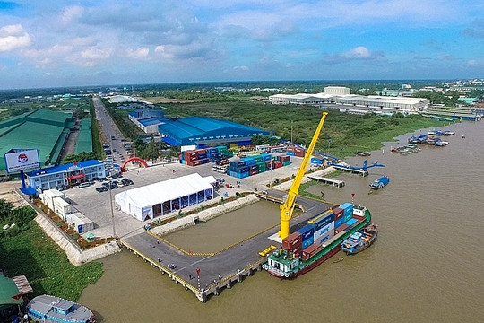 Thẩm quyền thu phí, lệ phí cảng, bến thủy nội địa