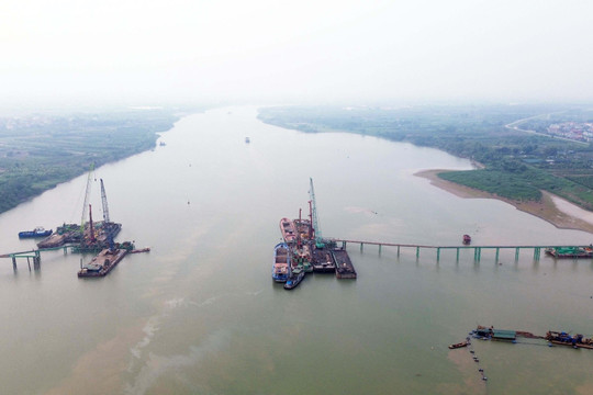 Tiến độ thi công cầu vượt sông Đuống trên tuyến nối Hà Nội và sân bay Gia Bình